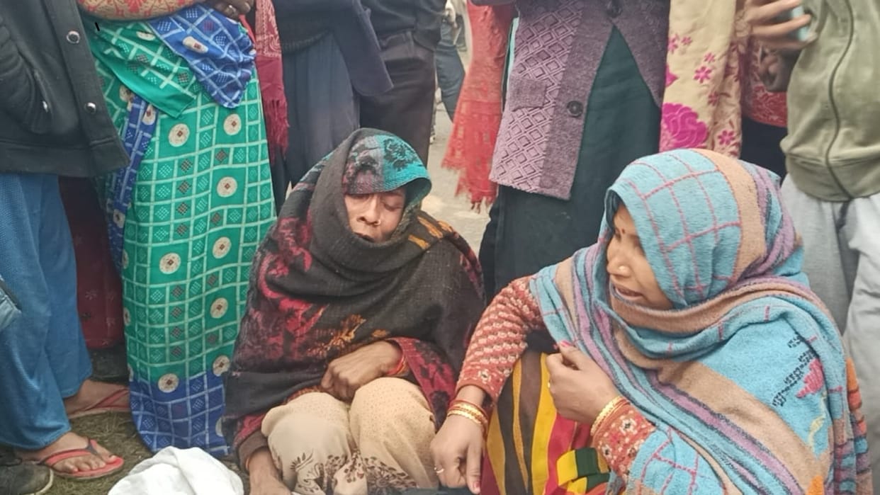 Auraiya Accident, Uncontrolled truck fell into pond due to fog, brother-in-law and brother-in-law died