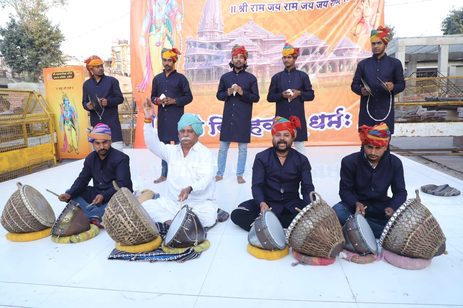 Ujjain: The sound of conches and the echo of drums was heard in the courtyard of Baba Mahakal