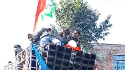 Young man dies after being hit by high tension wire during Tiranga Yatra, youth was sitting on DJ