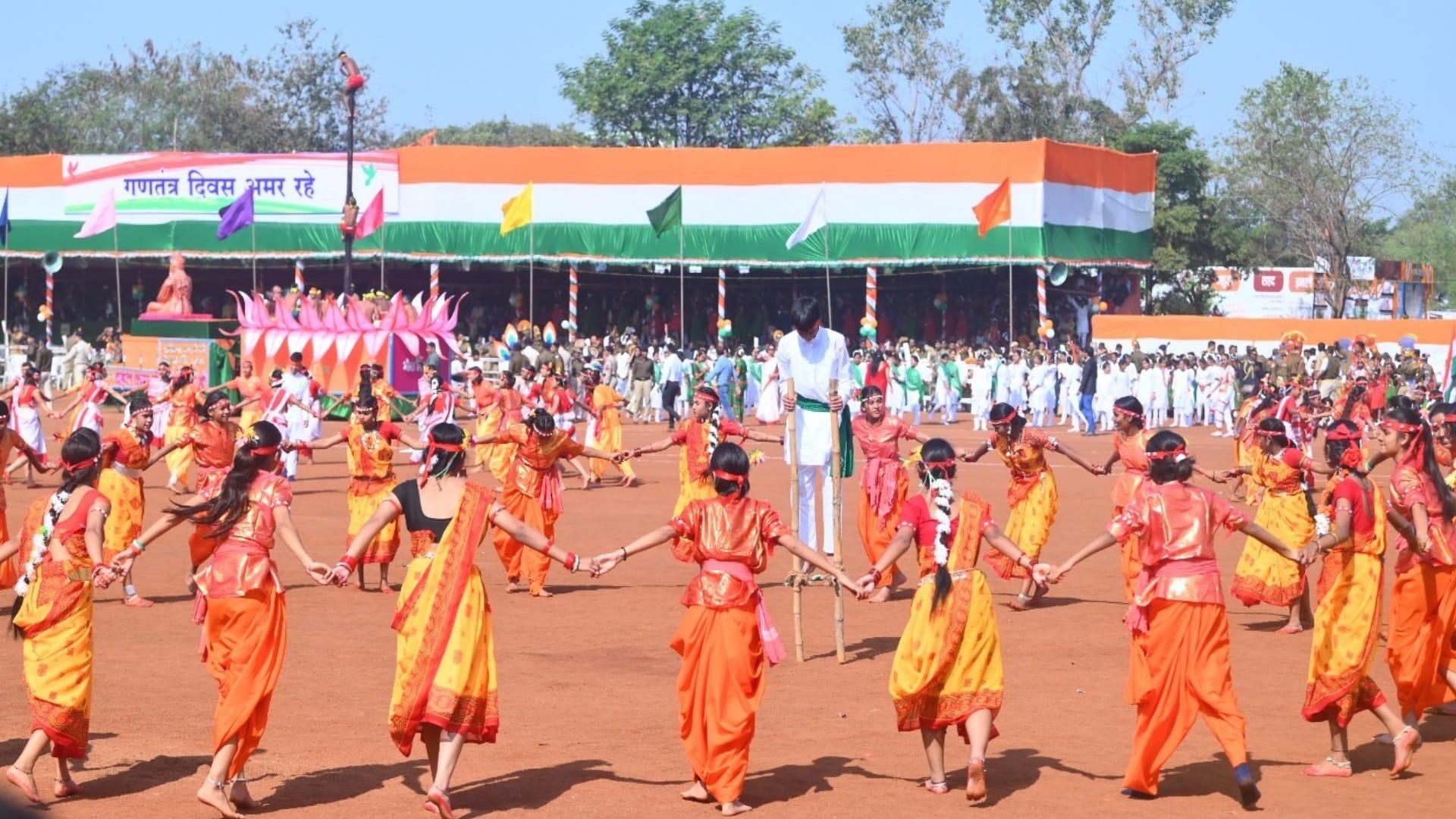 Republic Day celebrated in Raipur: Students gave a fascinating cultural presentation, see photos