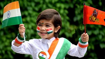 Republic Day 2024: तिरंगों से सजे दून के बाजार, सीएम धामी ने आवास पर फहराया राष्ट्रीय ध्वज...झांकियां हैं खास Republic Day 2024: CM Dhami unfurls the national flag at his residence celebration Parade Ground Uttarakhand