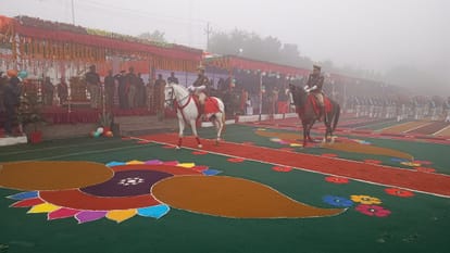 75th Republic Day 2024 Divisional Commissioner took the salute of the parade in Bareilly Police Line