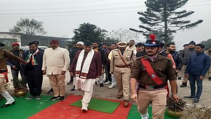 Republic Day 2024: उत्तराखंड में गणतंत्र दिवस की धूम, देशभक्ति में डूबी देवभूमि; तस्वीरों में देखें खास झलक Republic day 2024 india: Republic Day celebration in Uttarakhand