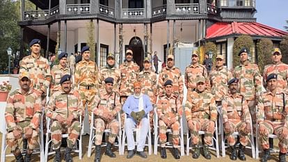 Shimla News: बॉलीवुड अभिनेता नाना पाटेकर ने राष्ट्रपति भवन में जवानों के साथ मनाया गणतंत्र दिवस Bollywood actor Nana Patekar celebrated Republic Day 2024 with soldiers at Rashtrapati Bhavan