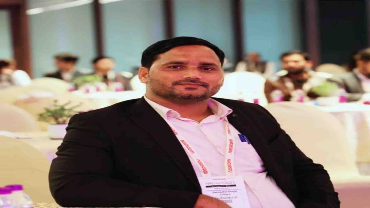 Gwalior's international para swimmer Satyendra Singh Lohia will receive Padmashree award.