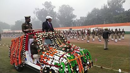 Republic Day 2024 Grand parade taken out in Agra Police Line, Union Minister took salute