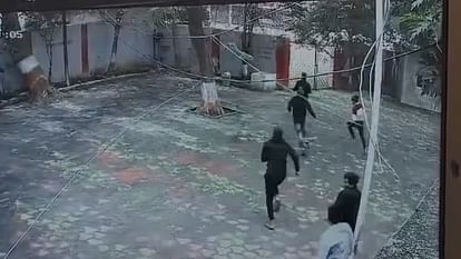 CCTV footage of child molesters who escaped from child observation home surfaced