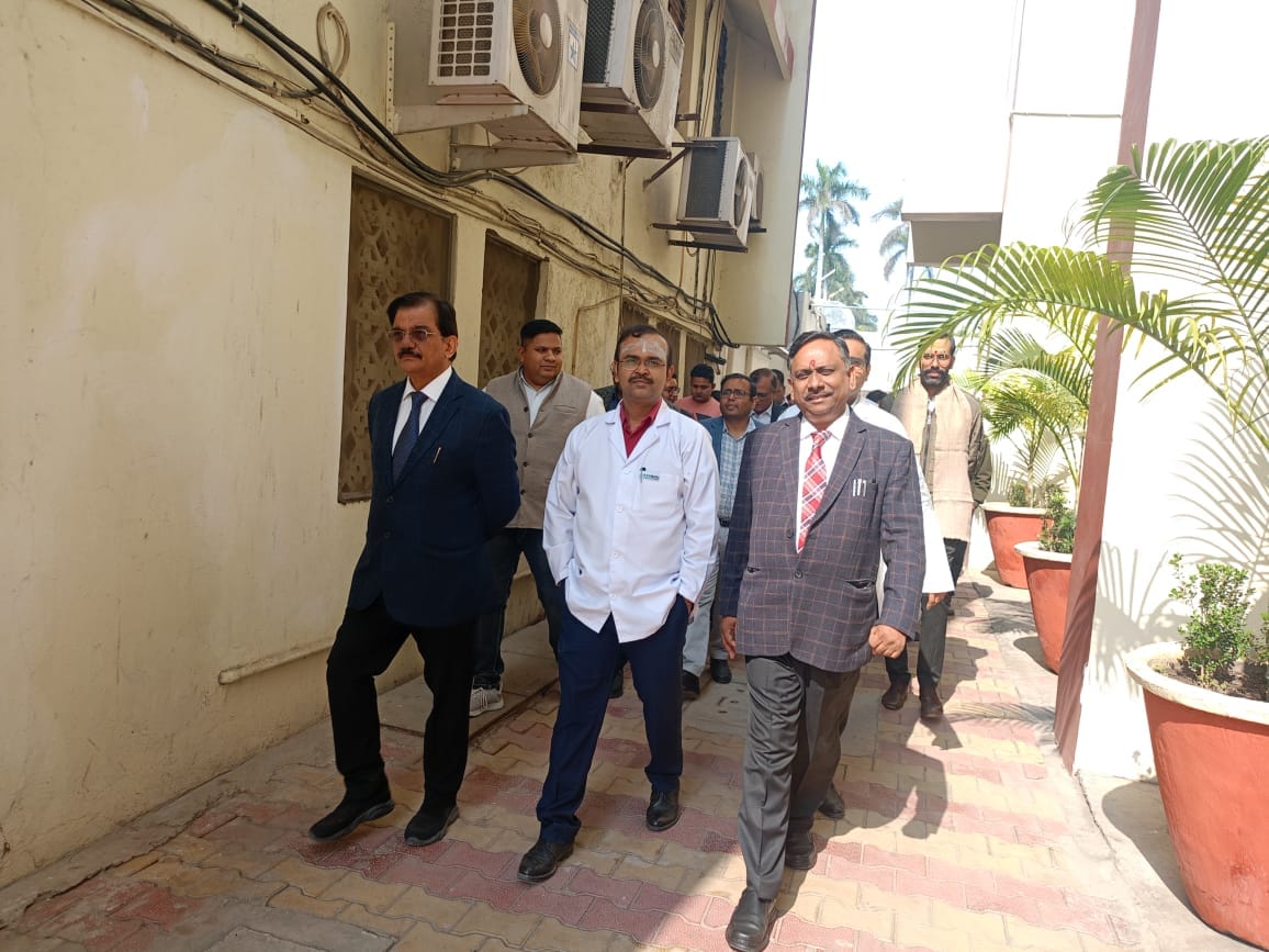 IMS BHU Director inaugurated 3 Tesla MRI machines installed in Radiology Department