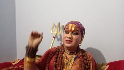 Mahamandaleshwar Himangi under house arrest by the police in Mathura