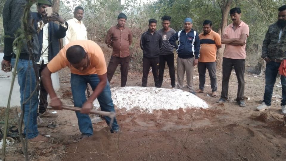 Police performed last rites of dead body in Korba