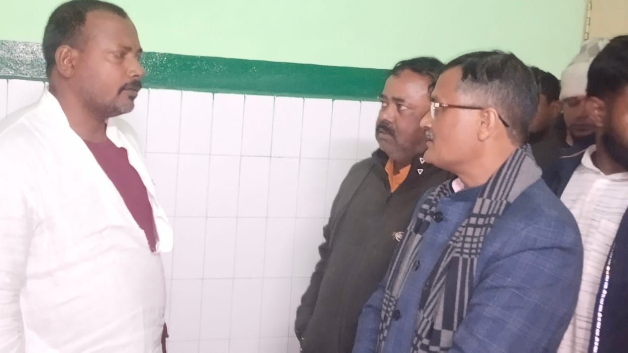 EO beaten up for refusing to give outsourcing tender in Kushinagar