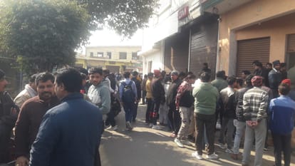youth playing cricket died due to heart  attack in Shamli, chaos among family