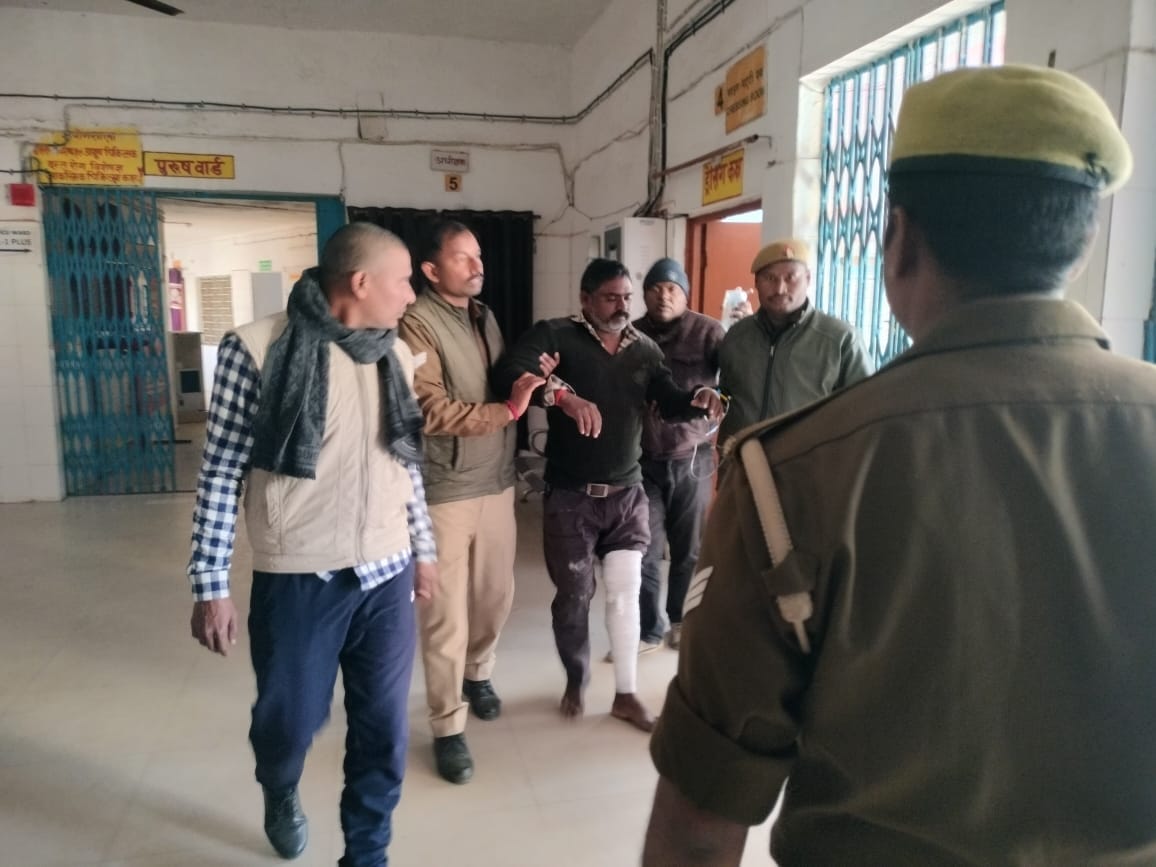 Mirzapur police encounter two accused arrested in encounter in bullion robbery case