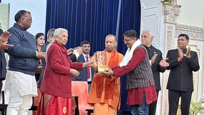 Padmashree Baba Yogendra Award 2024 received Dr. Sunil Vishwakarma for making artwork of Ramlala idol