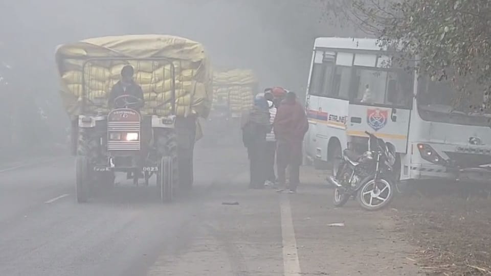 police bus collided with truck due to dense fog in Muktsar, many injured