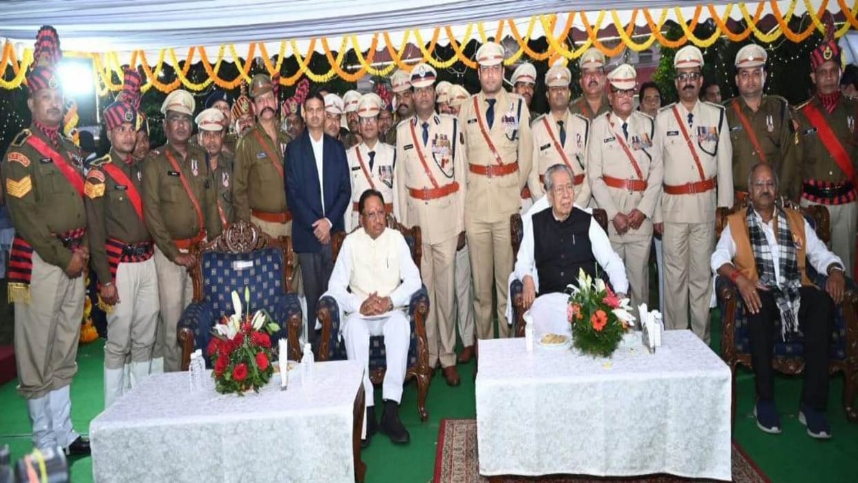 CG News: Governor Harichandan honored brave police personnel with gallantry medals