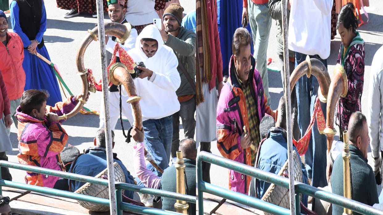 Shooting of song of movie took place at Ridge Ground, Rajpal learned to play Himachali musical instrument Rana