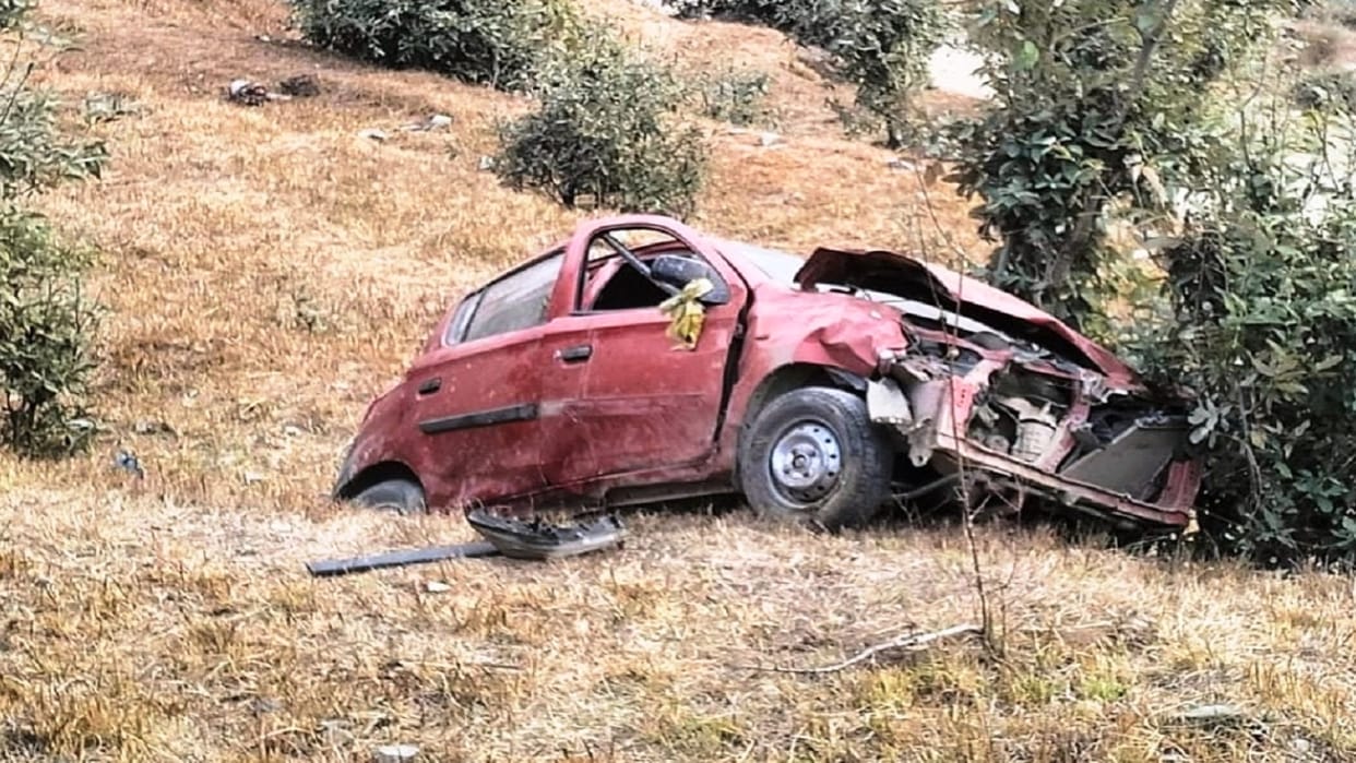 Car went out of control in Daugi and fell into a deep ditch, driver died