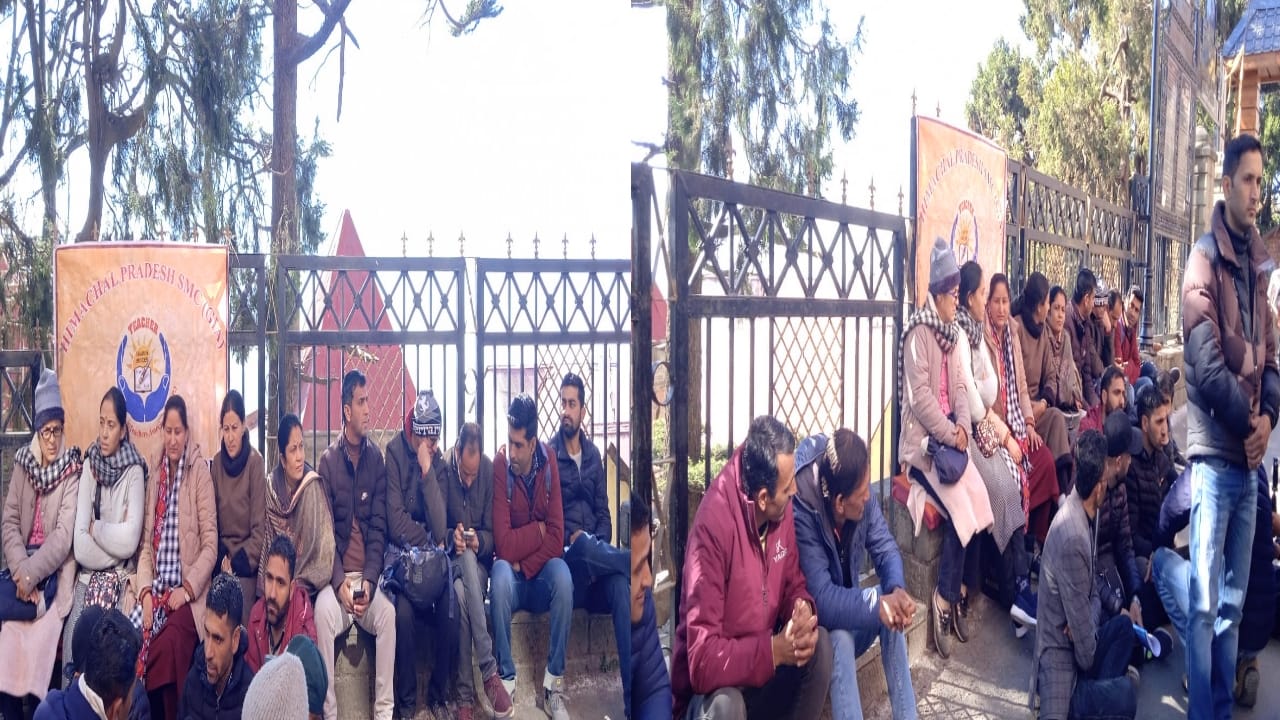 SMC teachers started kramik anshan demanding regularization