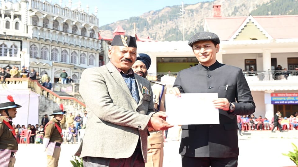 Kumaon Commissioner Deepak Rawat celebrated Republic Day in this style