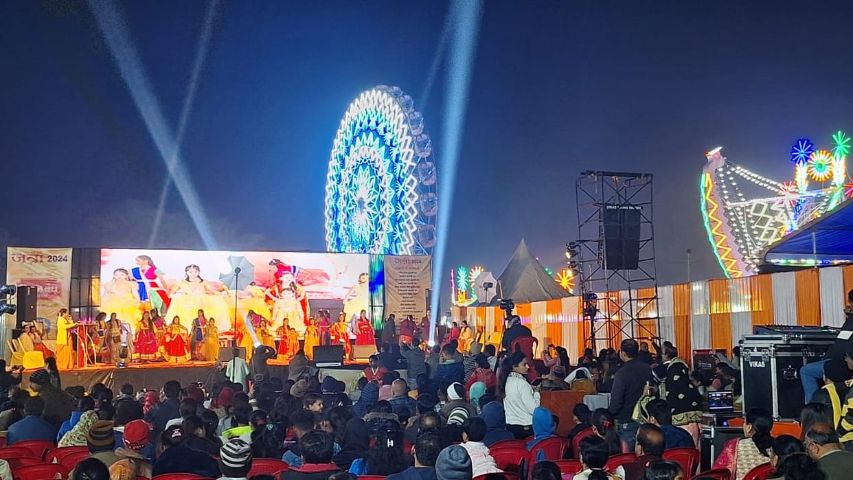 Indore: Indore's Dussehra grounds smelled of Marathi cuisine, folk dances enthralled the mind.