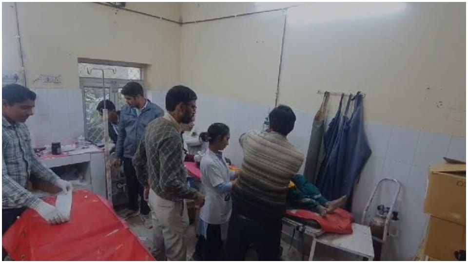 Two bikes collide in Karauli seven people including women and children injured
