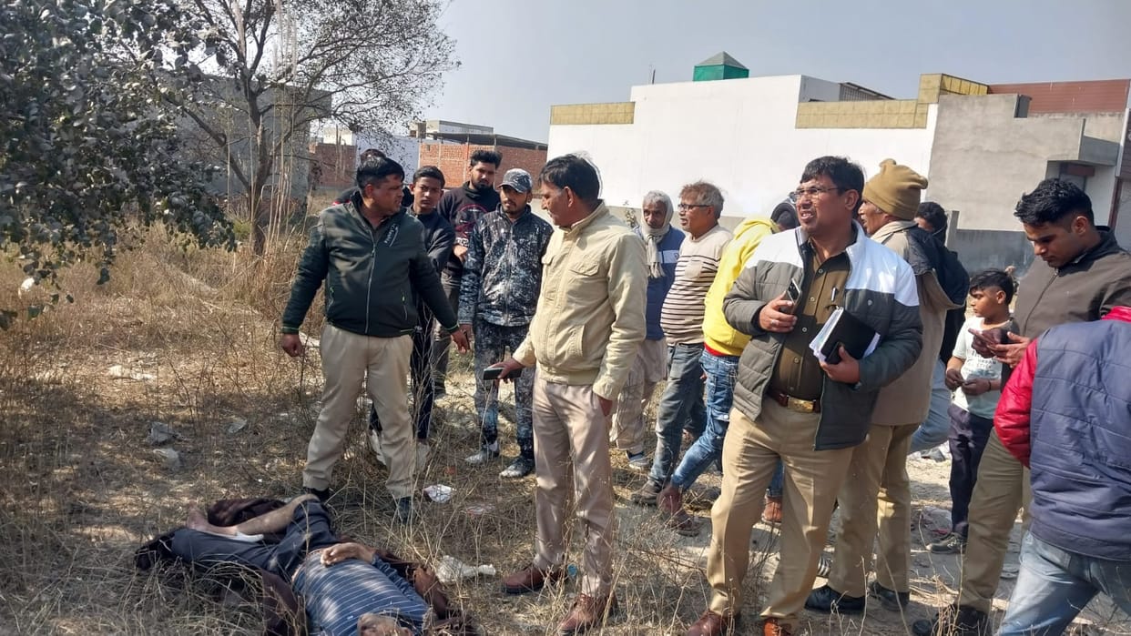 Meerut: Body of a person found lying on the roadside under suspicious circumstances
