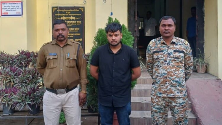 CG: दोस्त की बर्थडे पार्टी में बुलाकर युवती से दुष्कर्म, फोन पर होती थी बातचीत; ऐसे हुई थी दोनों की मुलाकात