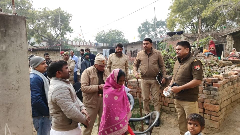 Girl body found hanging from ceiling ring in Azamgarh