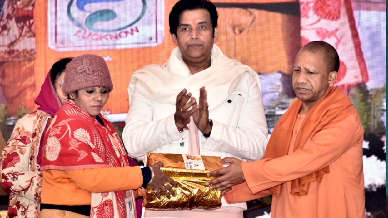 Chief Minister Yogi's big gift to sanitation workers, accident insurance up to Rs 10 lakh