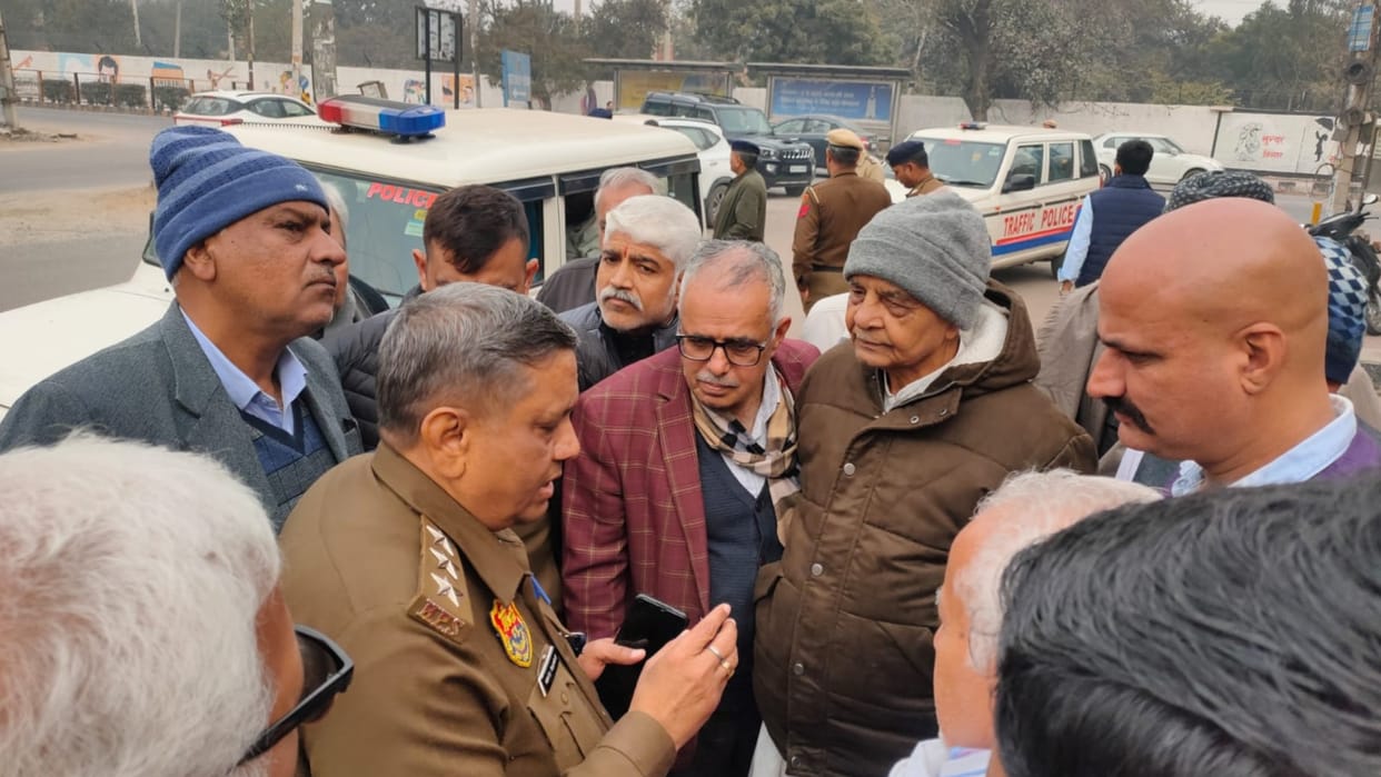 Hisar: Police administration reached the spot even before the jam was imposed