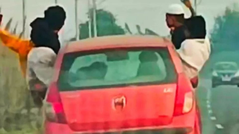 Police caught young man doing stunts in Kanpur and seized his car