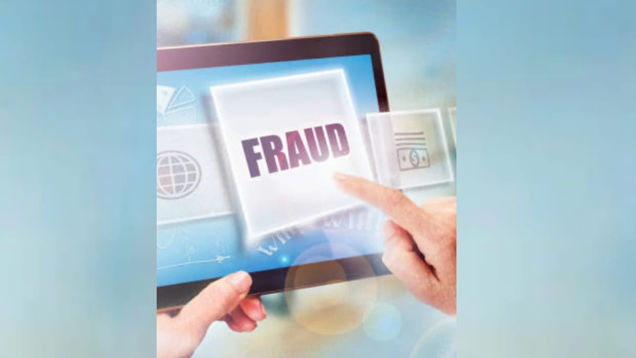 83 lakh rupees fraud with a man in Lucknow.