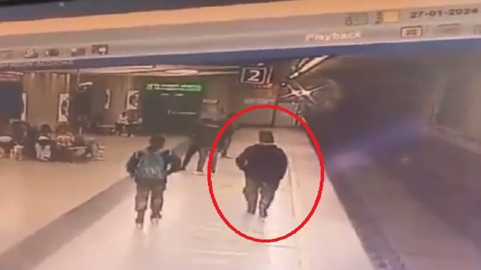 boy jumped in front of metro train at INA station died on the spot