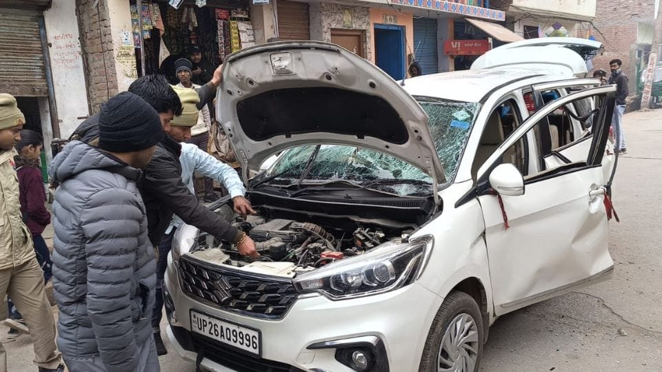 Explosion in moving car in Pilibhit