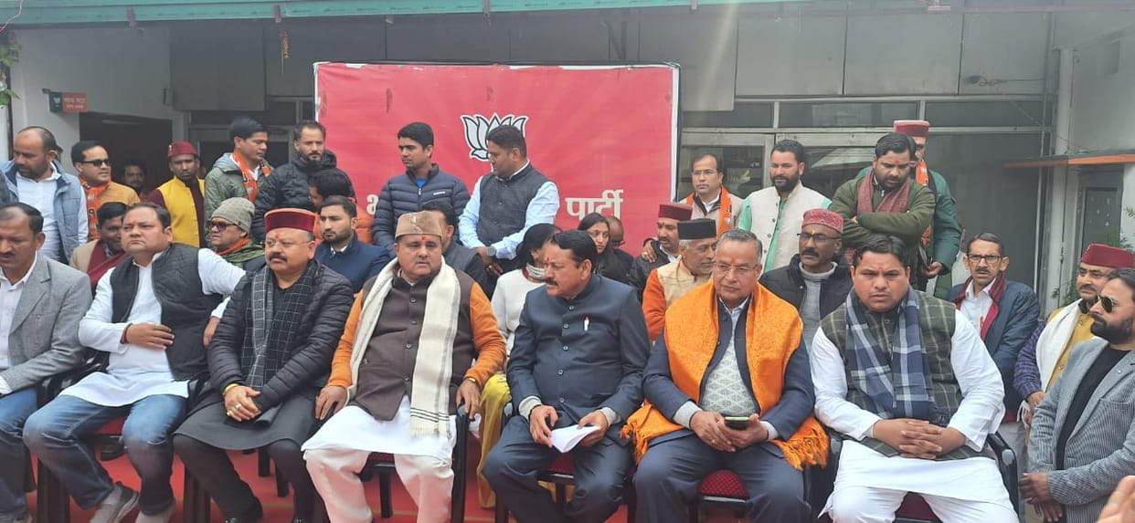 Uttarakhand Politics Former MLA Shailendra Rawat Join BJP again and Left Congress
