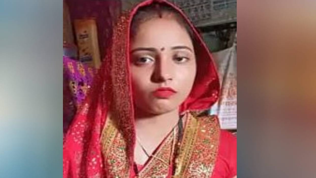 Married woman commits suicide by hanging herself in Kasganj