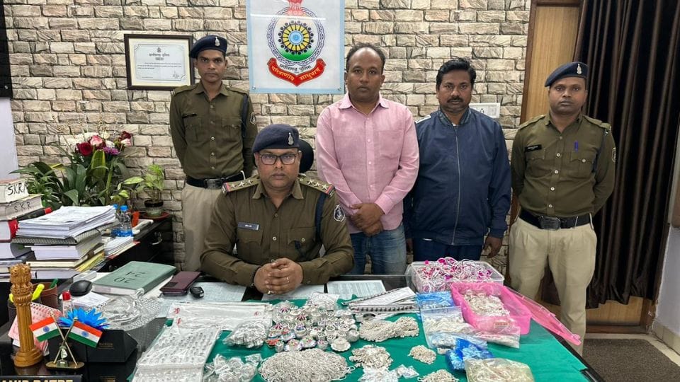 Police seized 11 kg silver in Raigarh