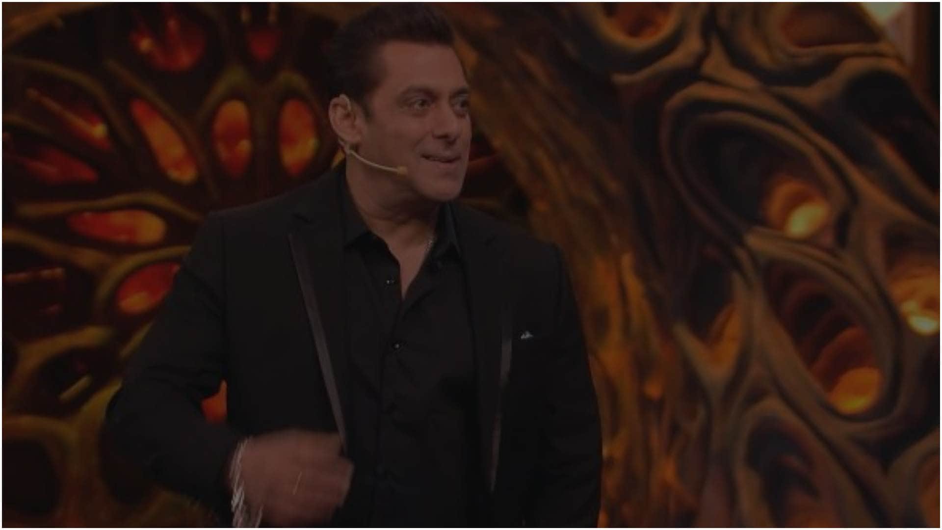 Bigg Boss 17: Salman khan outfit in grand finale actor looking handsome in black suit