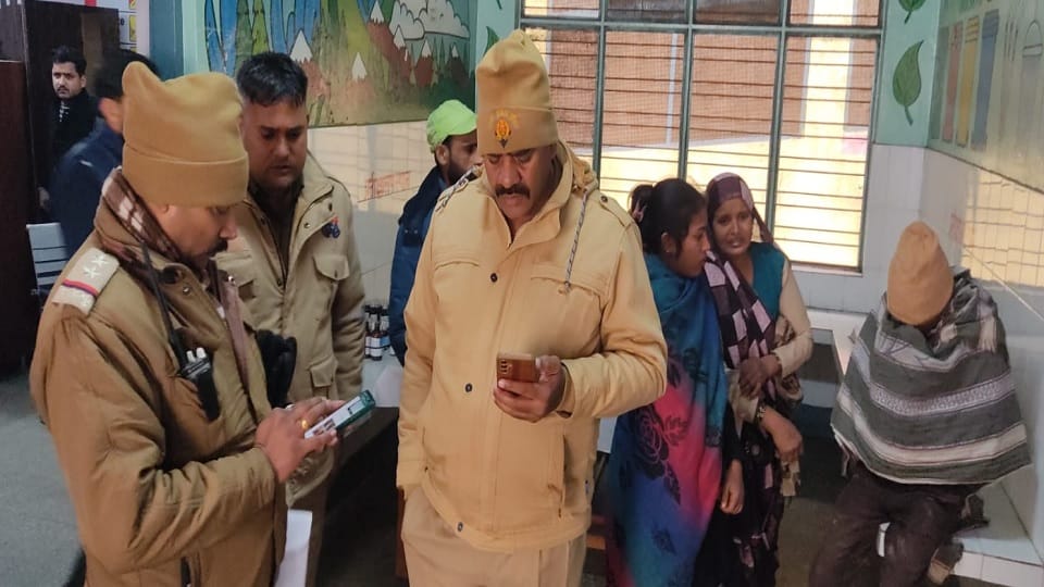 Fight between two parties in Sambhal, five people injured in firing
