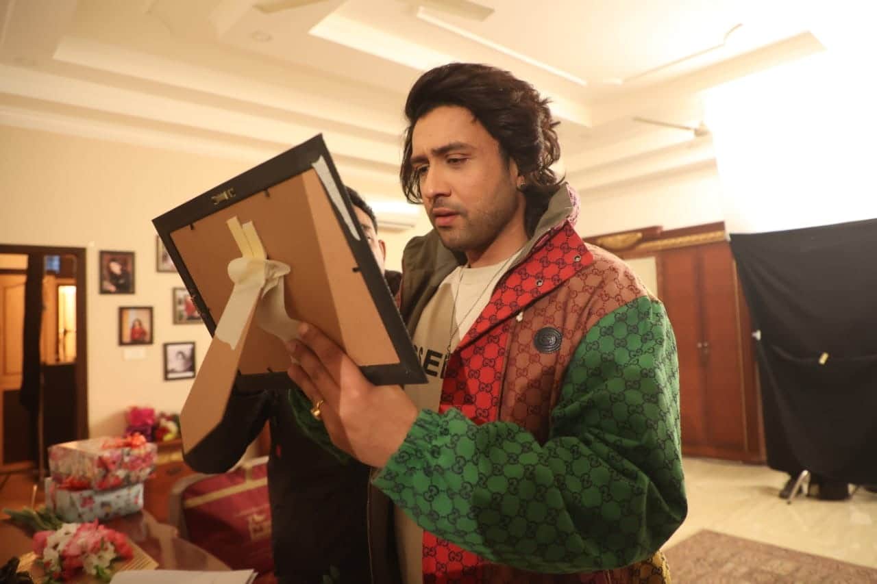 Pakistani Singer Atif Aslam makes a comeback in Hindi cinema with movie love story of 90s
