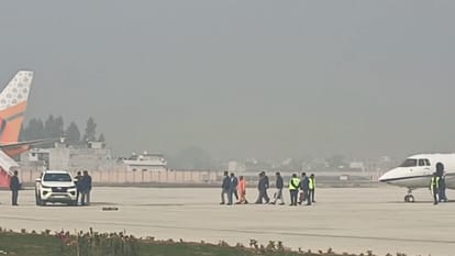 Ayodhya: अयोध्या पहुंचे सीएम योगी आदित्यनाथ, श्रद्धालुओं को मिल रही सुविधाओं का लेंगे जायजा CM Yogi Adityantah in Ayodhya will discuss the facilities given to devotees.