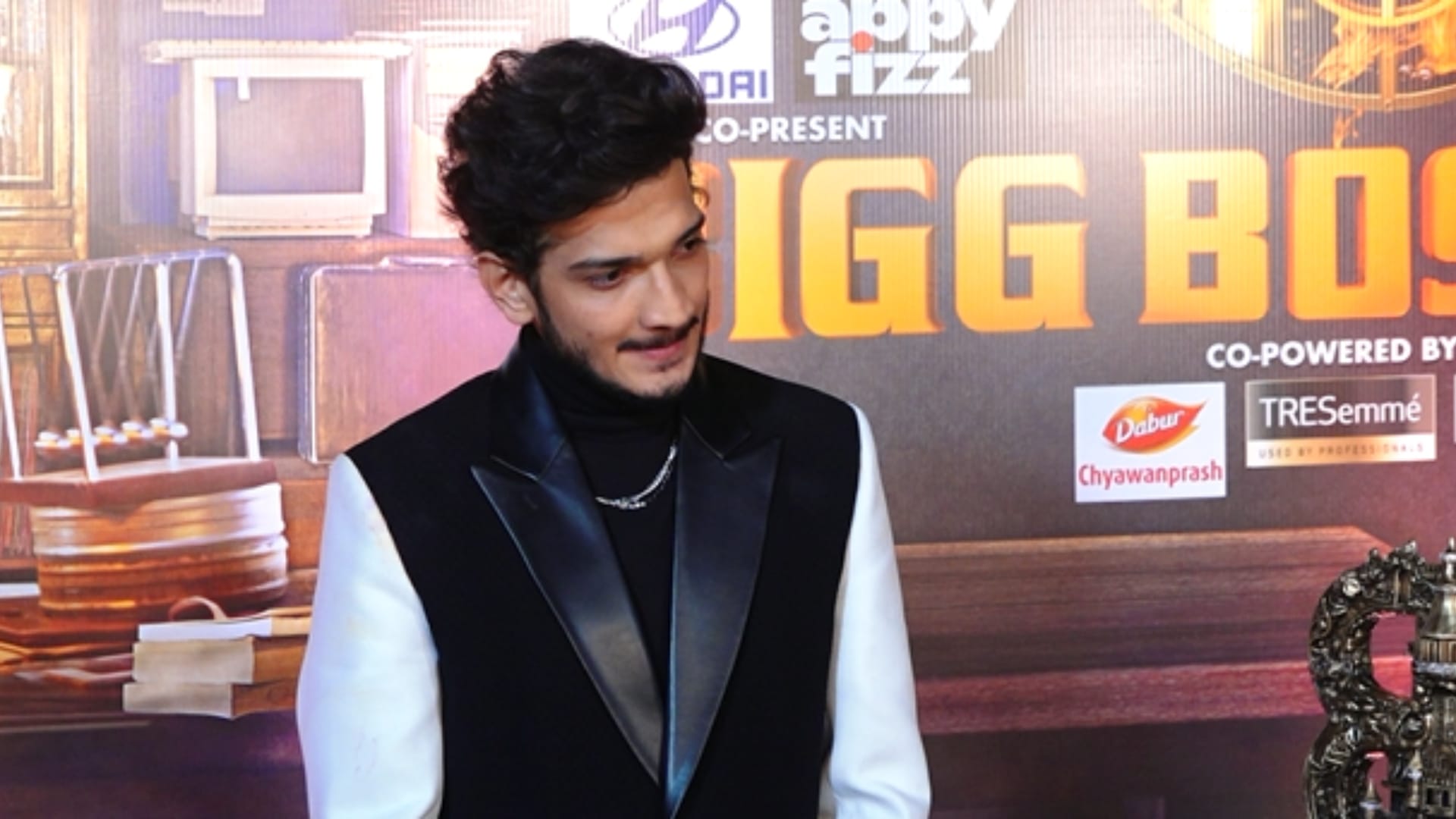 Bigg Boss 17 Winner Munawar Faruqui First interview viral on social media dedicate trophy to special one