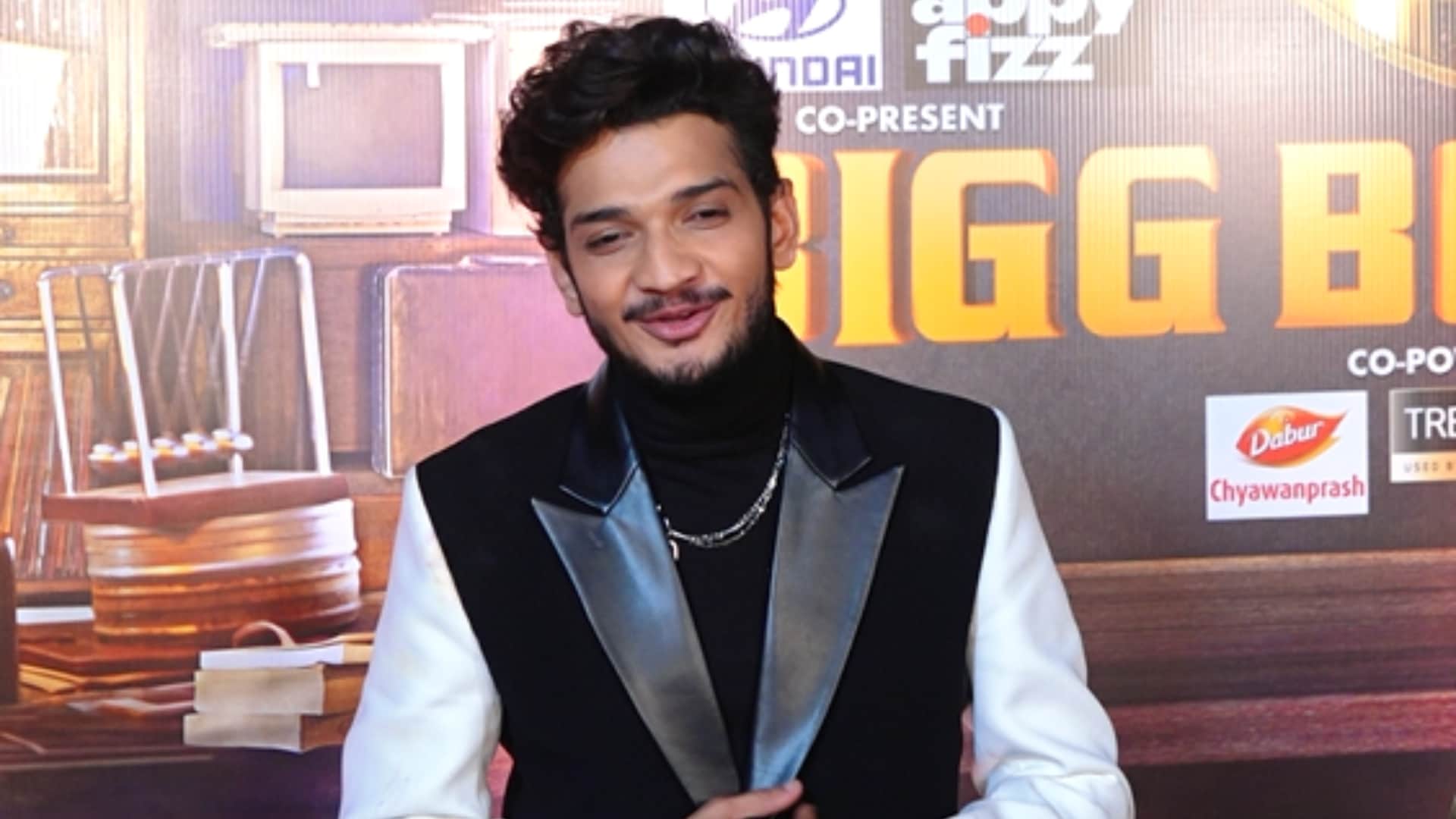 Bigg Boss 17 Winner Munawar Faruqui First interview viral on social media dedicate trophy to special one