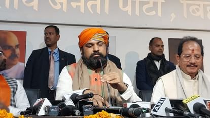 Bihar News : सम्राट चौधरी ने बताया- क्यों नहीं मुरेठा हटाया; किसे कहा दूसरी मां और किसके लिए सिर मुड़ाने की बात Bihar News : Samrat Chaudhary told BJP is my second mother.also gave the reason for not removing Muretha.