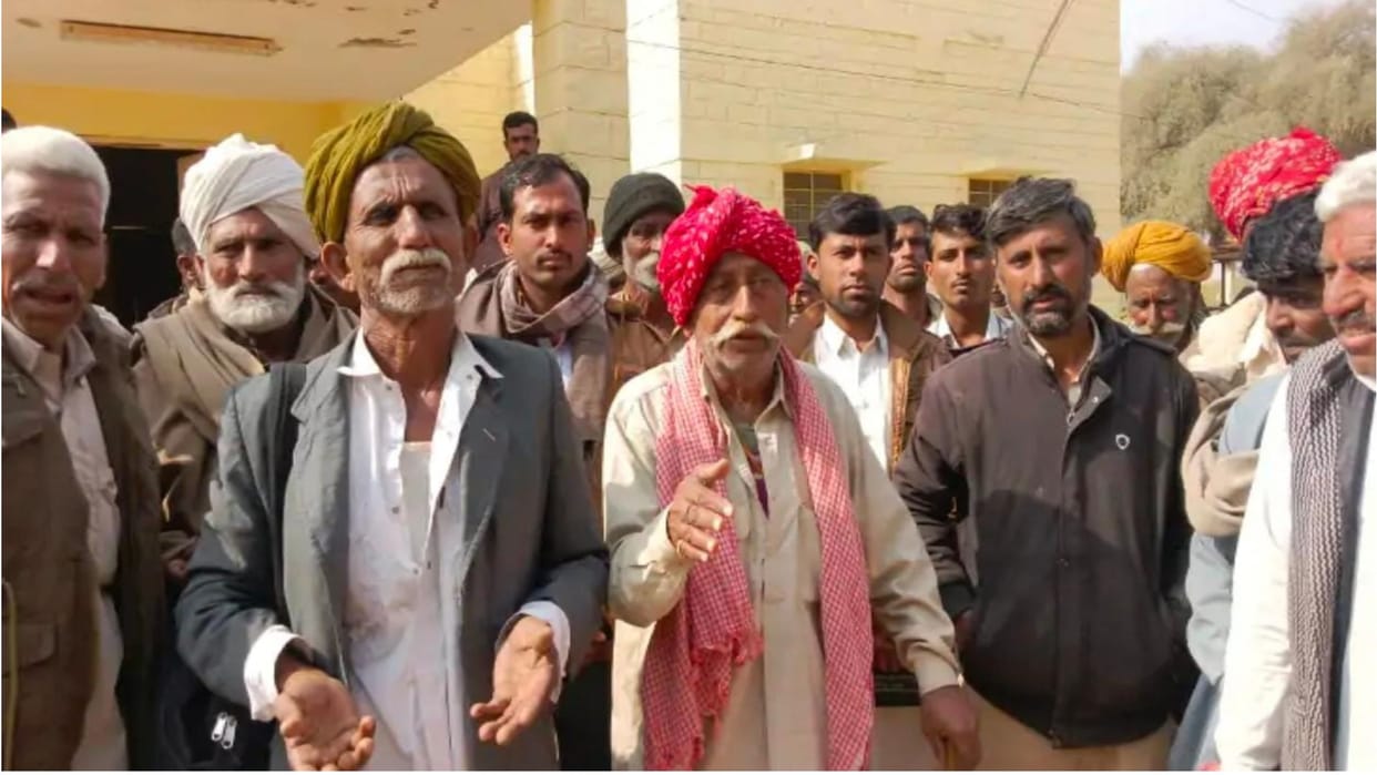 Farmers angry over not getting money from bank