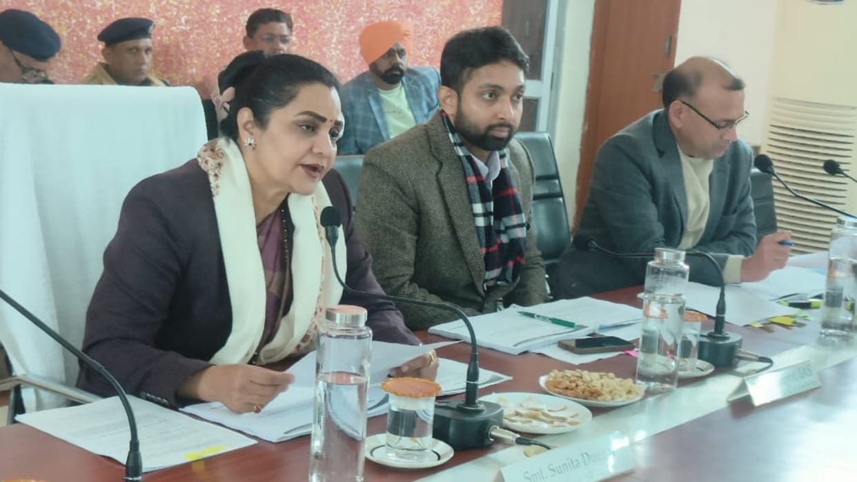 Sirsa: Notice issued to DEO for not showing PM pariksha pe charcha in all schools