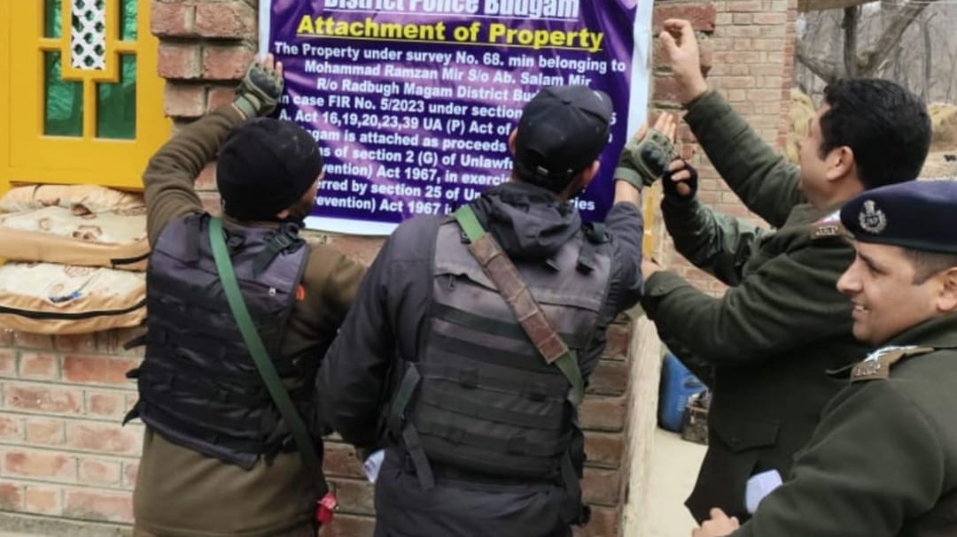 jammu kashmir: Police Seize Property of LeT terrorist Associate in Budgam