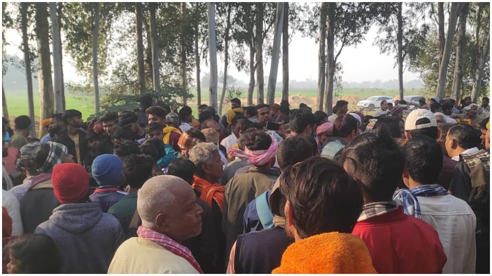 Dead body of youth taken out from Karmanasha river in Kaimur after 48 hours