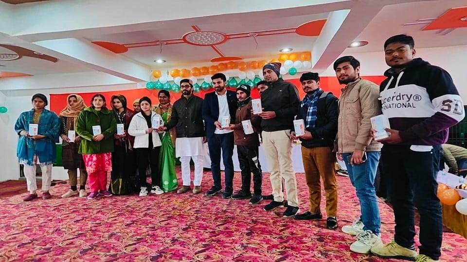 286 students got smartphones